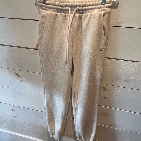Fabletics Heather Cream Quarter-Zip and jogger sweatsuit, size small, EUC - Picture 14 of 15